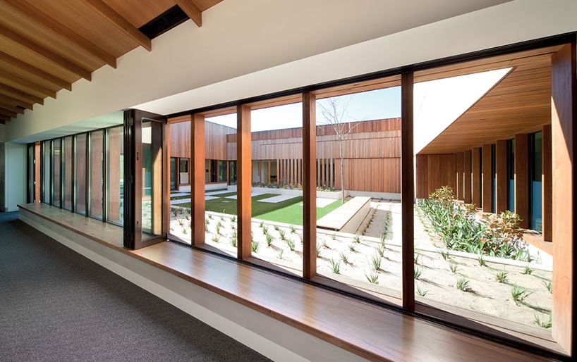 Dandenong Mental Health Facility, Architects: Bates Smart and Irwin Alsop Architects, Landscape Architect: LBA Design, Photographer: John Gollings 